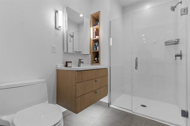 Building Photo - Chic Urban Living: Spacious 1-Bedroom Apar...