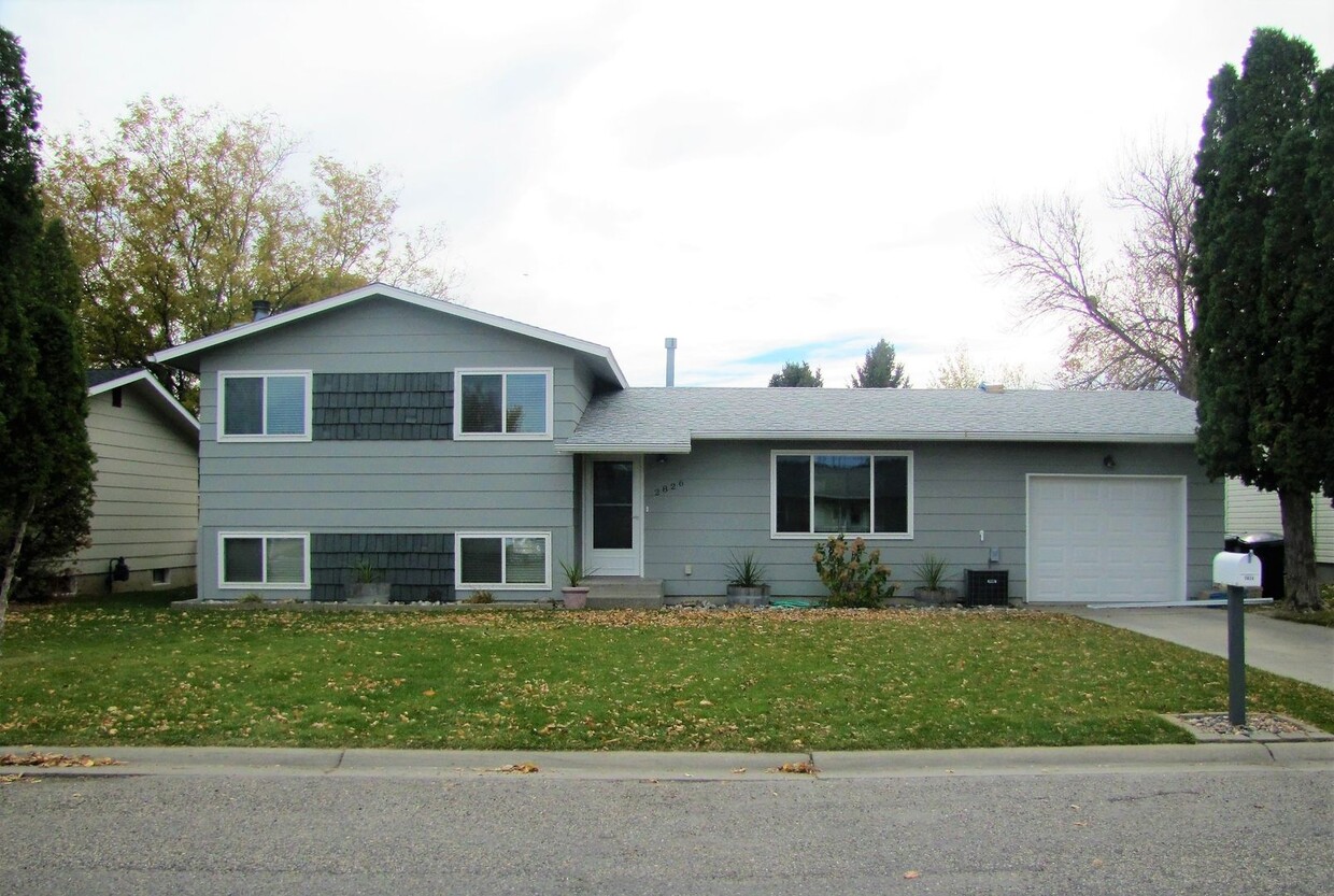 Primary Photo - 4-Bedroom Tri-Level Home w/Garage & Fenced...