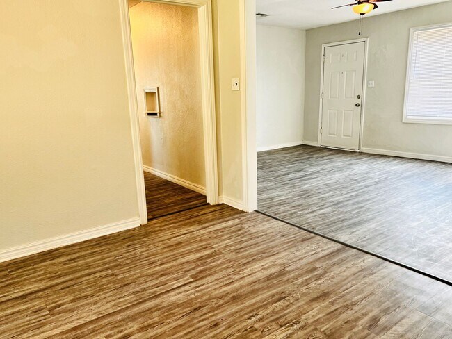 Foto del edificio - MOVE-IN SPECIAL: Cute 2BD 1BA Home w/ Bonu...
