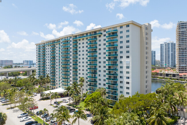 Building Photo - Ocean View