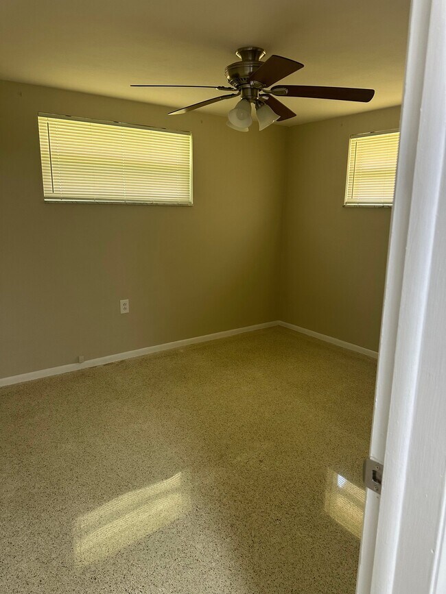 Foto del edificio - 5132 Overton Dr