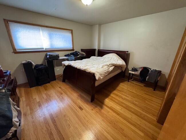 Foto del edificio - 6213 W Belmont Ave