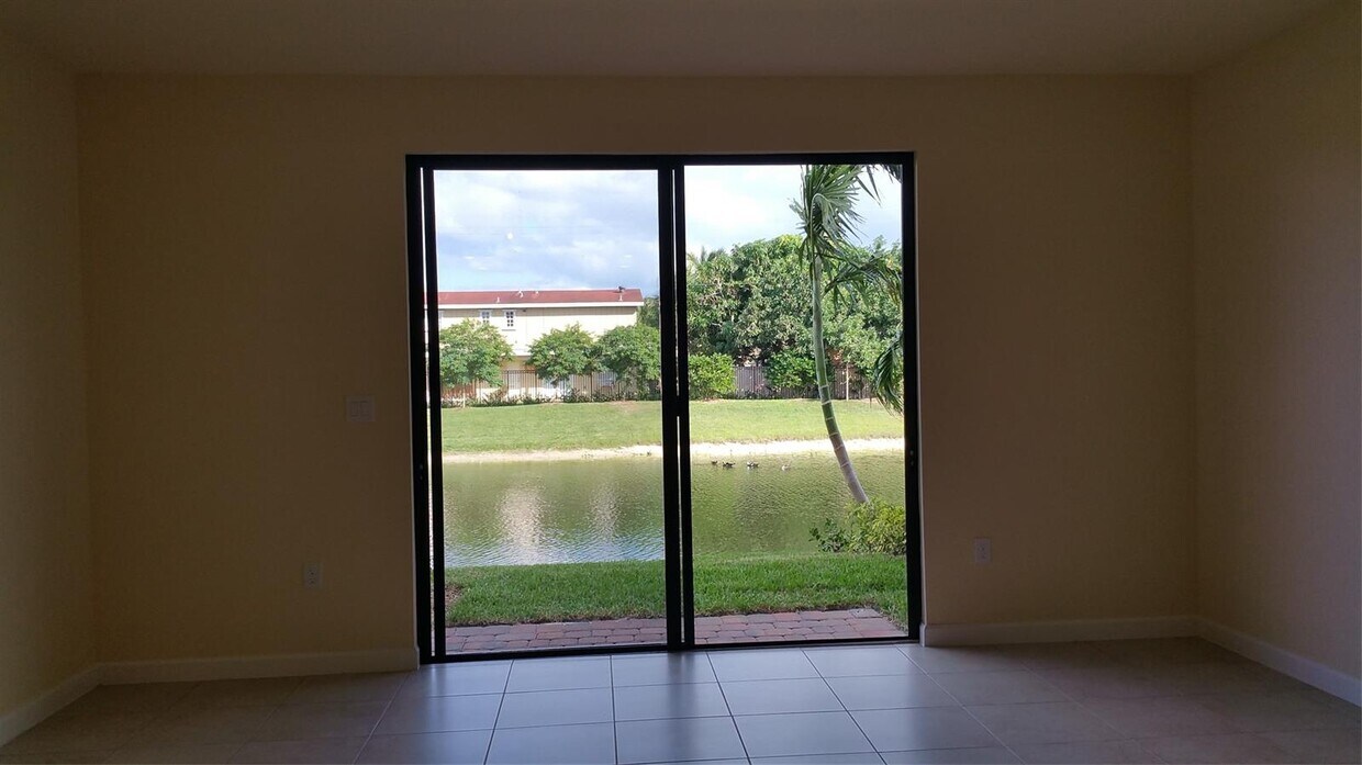 Foto principal - 5604 NW 58th Ln