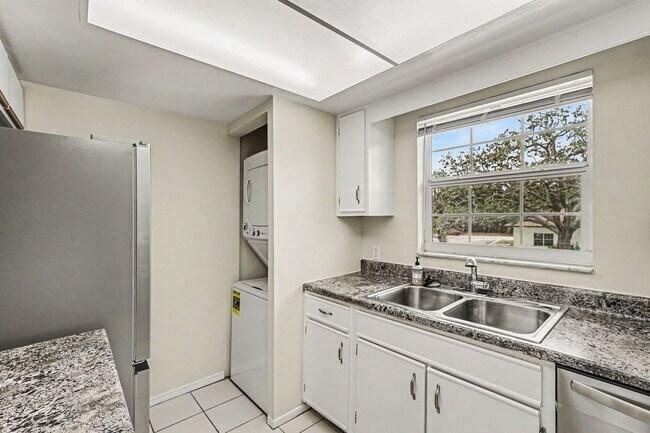 Foto del edificio - 3135 Shady Dell Ln