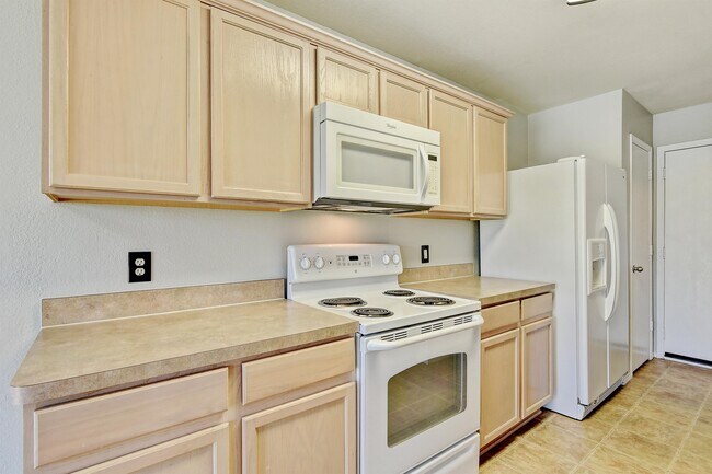 Foto del edificio - 4513 Blue Jay Ln