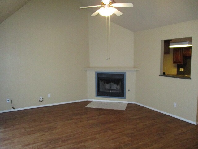 Foto del edificio - 1936 Lariat Cir