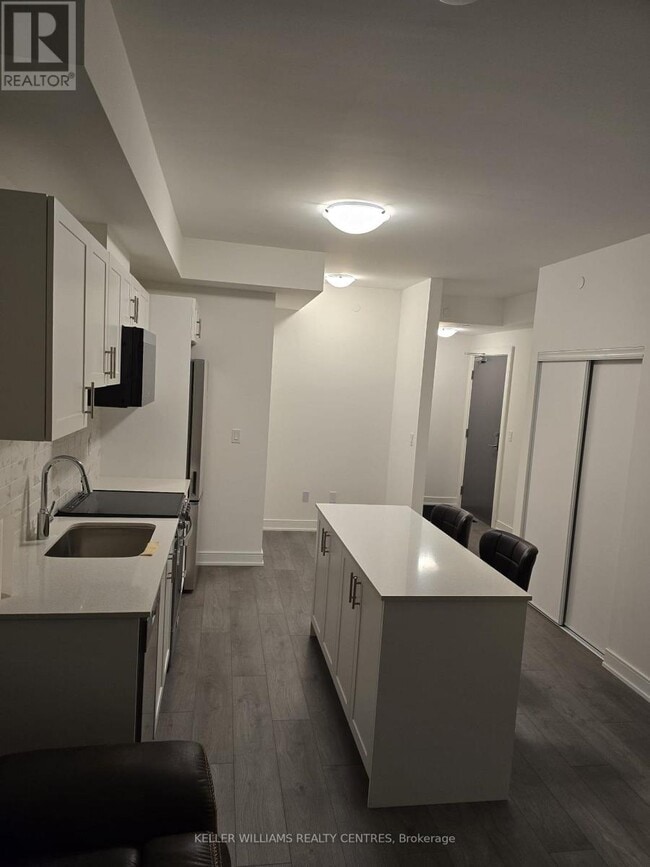 Photo du bâtiment - 715 Davis Dr