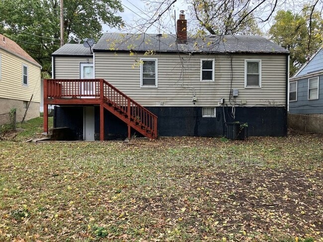 Building Photo - 7504 Stanwood Dr