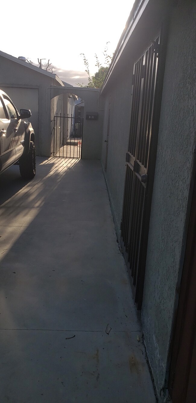 Foto del edificio - 8131 Lloyd Ave