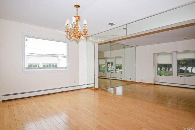 Foto del edificio - 2 Turnberry Ln