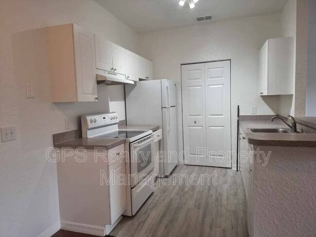 Photo - 830 Grand Regency Apartment
