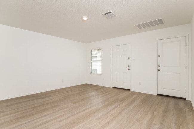 Building Photo - 13906 White Water