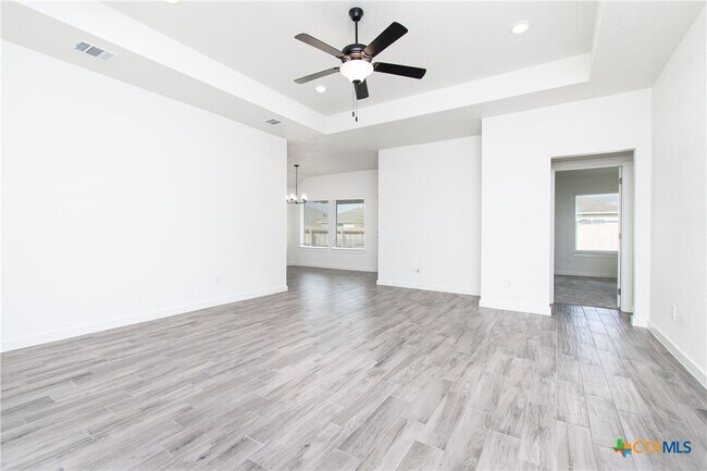 Foto del edificio - 1418 Cedar River Ln