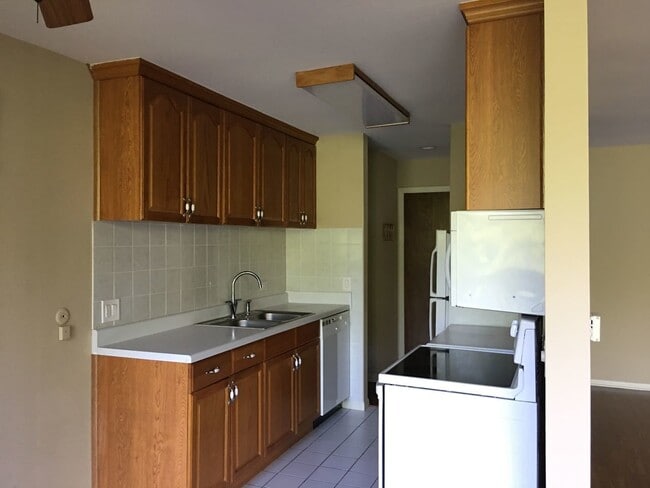 Foto del edificio - 5500 Hillcrest Ln
