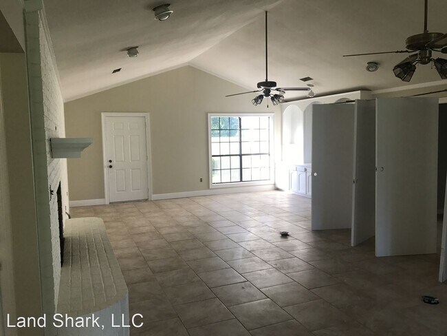 Foto del edificio - 3 br, 3 bath House - 11094 Highway 165 North