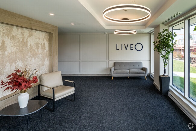 Lobby Photo - Liveo Pointe-Claire Phase 1 & 2