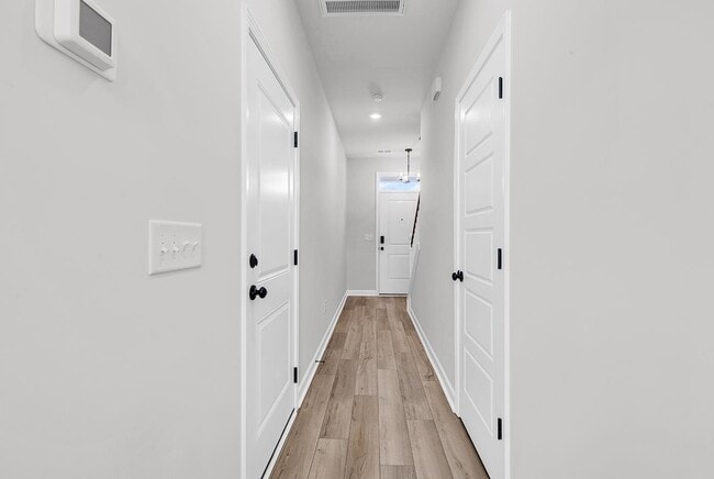 Building Photo - 408 Ireland Way