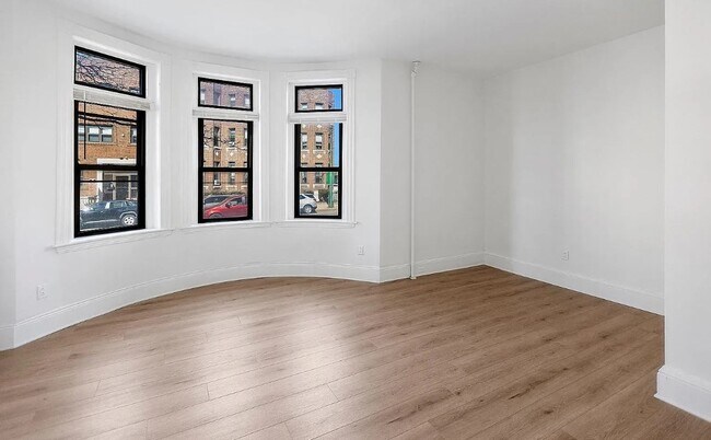 Building Photo - 868 Huntington Ave