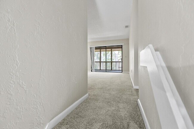 Foto del edificio - 14 Oakmont Ct