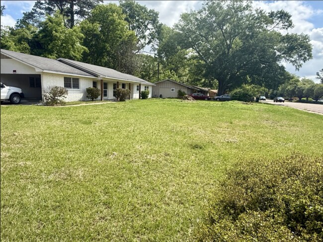 Foto del edificio - 5114 Old Canton Rd