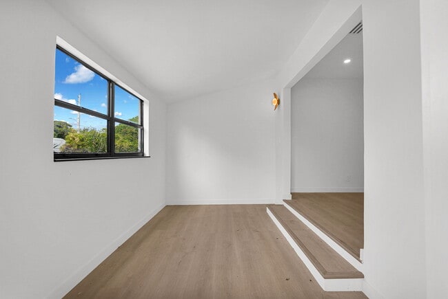 Foto del edificio - 81 NW 45th St
