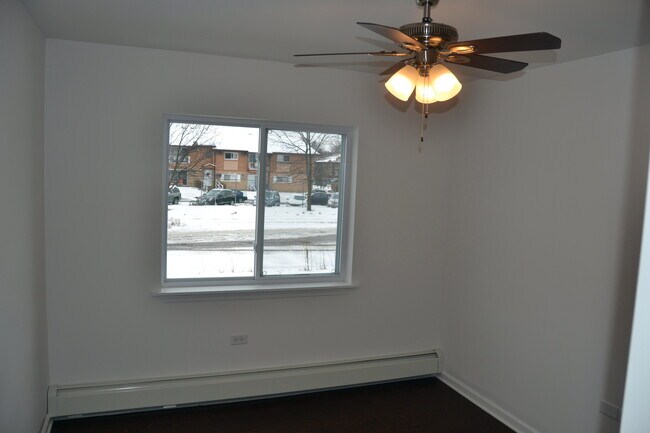 Building Photo - 891 Piper Ln
