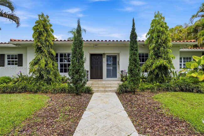 Building Photo - 1551 Delgado Ave