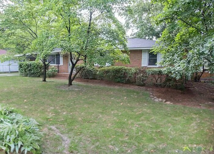 Primary Photo - Cozy Home on Omega Dr