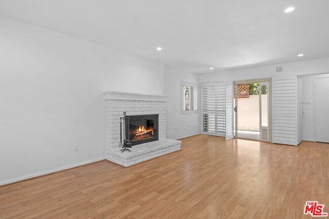 Foto del edificio - 8120 Redlands St