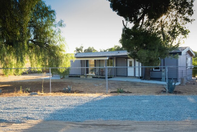 Foto del edificio - 3 br, 2 bath House - 27625 Smith Road