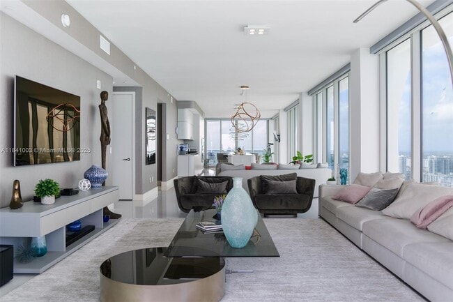 Building Photo - 16901 Collins Ave