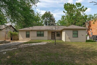 Building Photo - 9033 Oak Knoll Ln