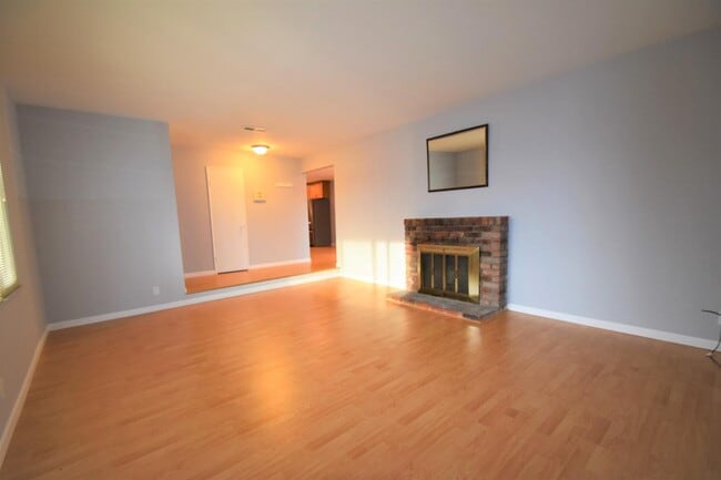 Foto del edificio - 2070 Sierra Wood Dr