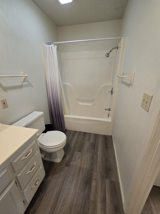 Foto del edificio - 115 Holly Dr