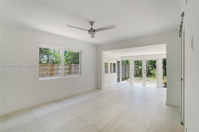 Building Photo - 550 W 49th St