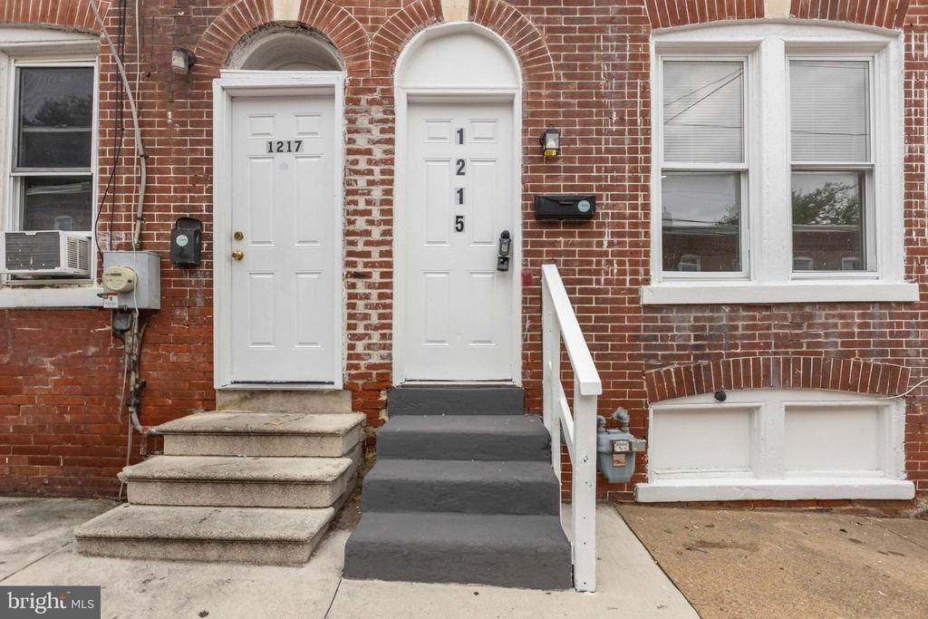 Foto principal - 1215 W 3rd St