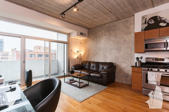 Foto del edificio - 630 N Franklin St