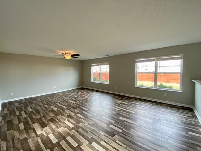 Building Photo - Fantastic 4 Bedroom, 2.5 Bath w/LOFT in Br...