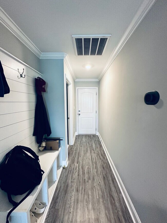 Foto del edificio - 104 Sig Ct