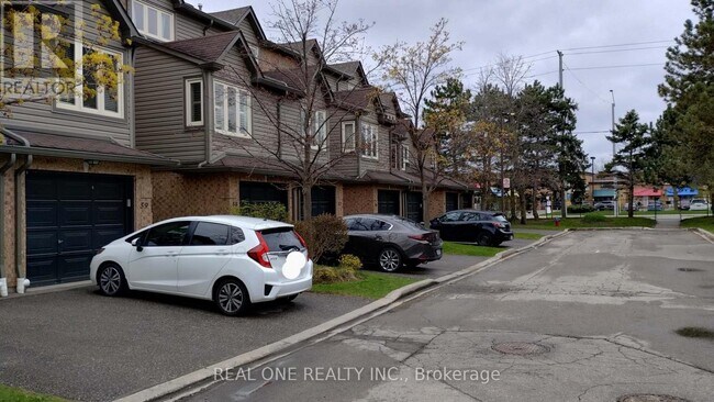 Photo du bâtiment - 460-460 Bristol Rd W