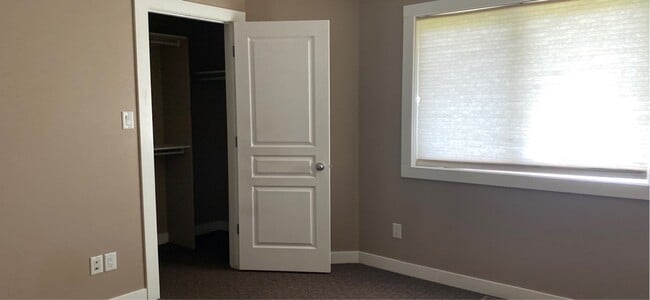 Building Photo - 434 Ottawa St