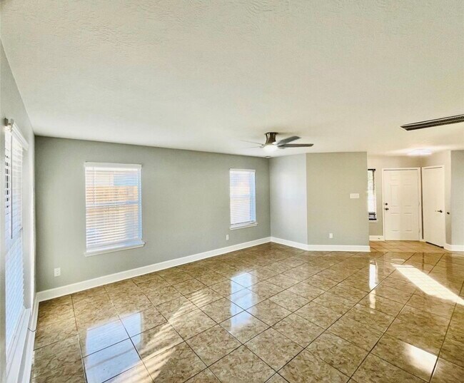 Building Photo - 17030 Cypresswood Glen Tr