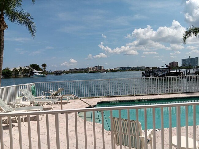 Foto del edificio - 200 Brightwater Dr