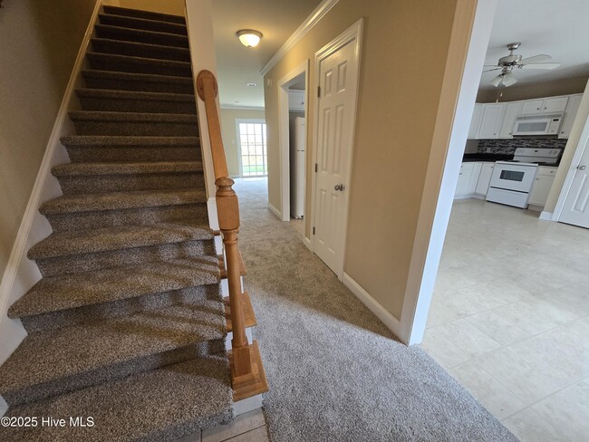 Building Photo - 4009 Lucerne Ct