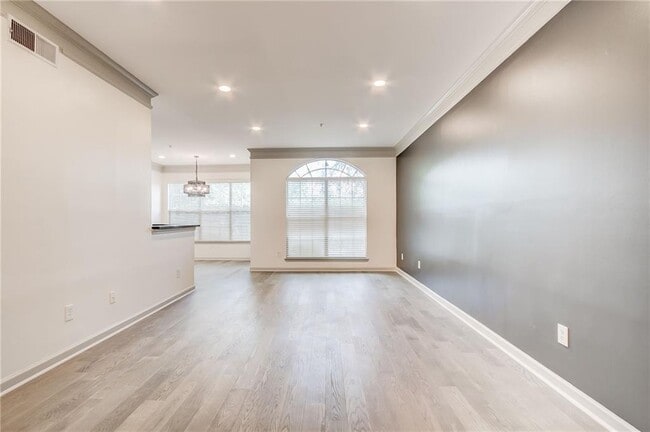 Foto del edificio - 200 Renaissance Pkwy NE