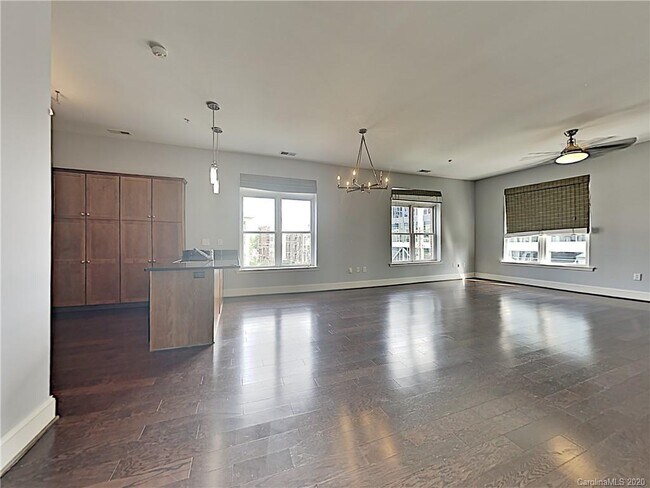 Foto del edificio - 1700 Camden Rd