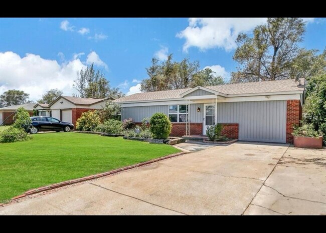 Foto del edificio - 1033 Coe St