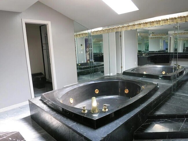 Foto del edificio - 17 Casarena Ct