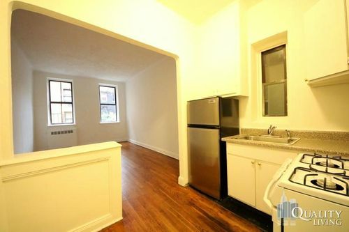 Building Photo - 59 E 3rd St