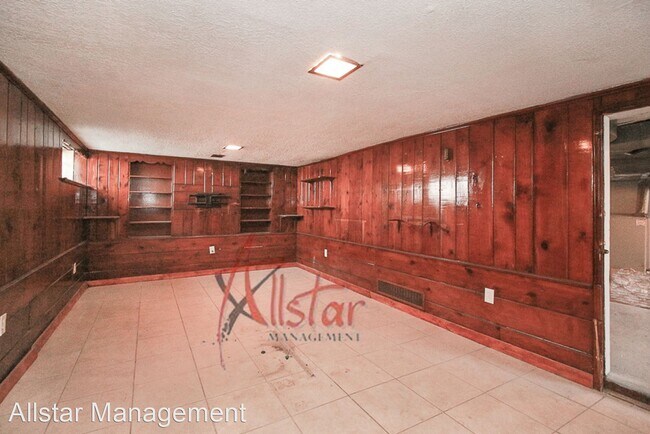 Building Photo - 4 br, 1 bath House - 3397 Beechwood Ave